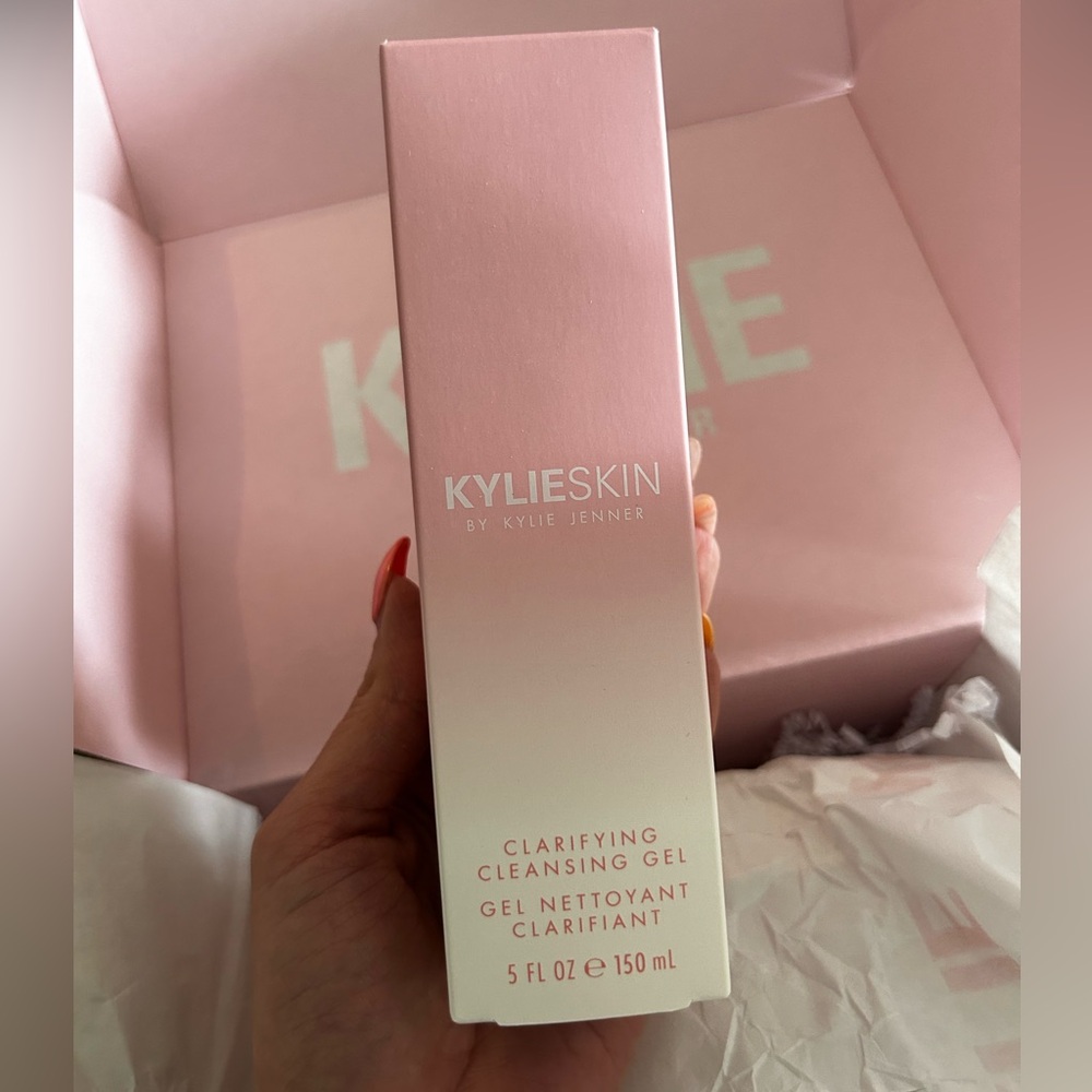 Kylie Skin Clarifying Cleansing Gel
